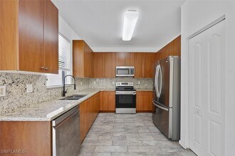7013 Romana Way in Naples, FL - Building Photo - Building Photo