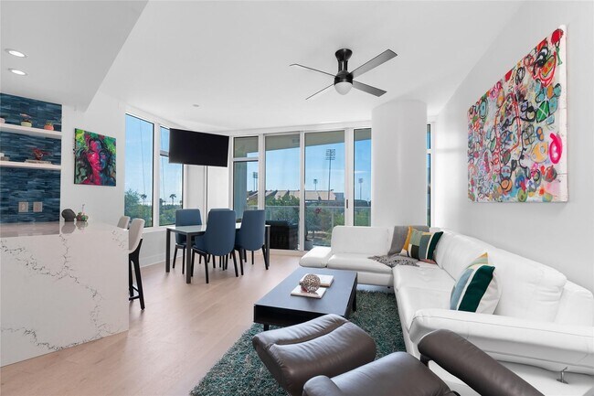 175 1st St S, Unit 406 in St. Petersburg, FL - Building Photo - Building Photo