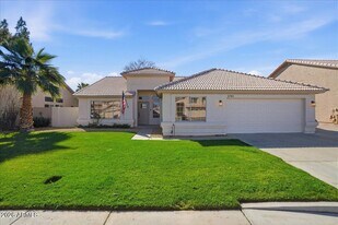 3743 W Shannon St in Chandler, AZ - Building Photo