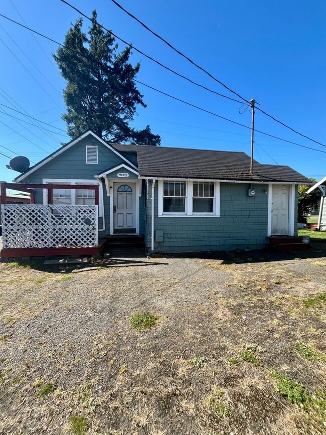 property at 919 W Heron St