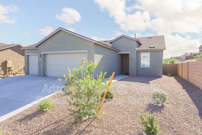 property at 17581 S Desert Barberry Dr
