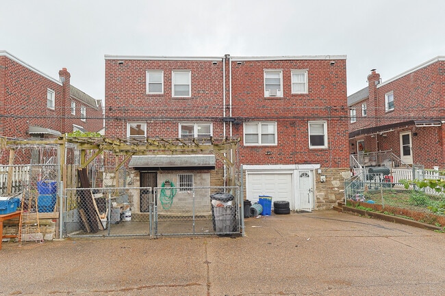 2421 Vista St in Philadelphia, PA - Building Photo - Building Photo