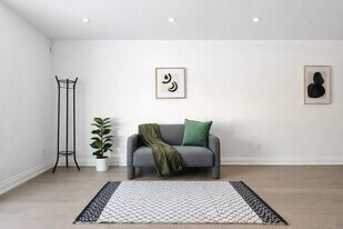 2 Christman Ct in Markham, ON - Building Photo