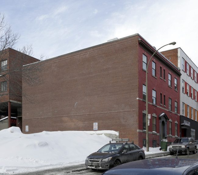 2060 Clark in Montréal, QC - Building Photo - Primary Photo