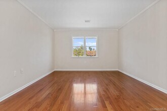 160 Lakeview Ave in Harrison, NY - Building Photo - Building Photo