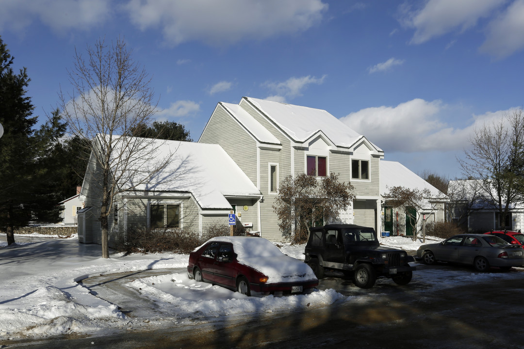 Pike's Farm in Bridgton, ME - Foto de edificio