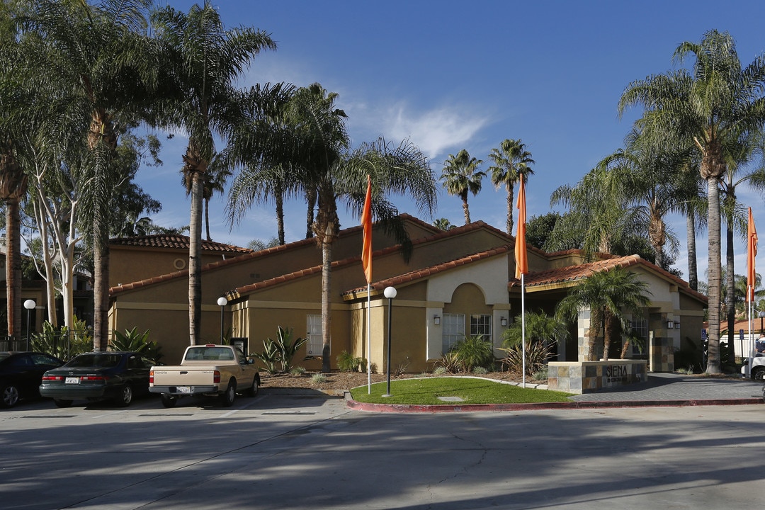 Siena Apartments in Corona, CA - Building Photo