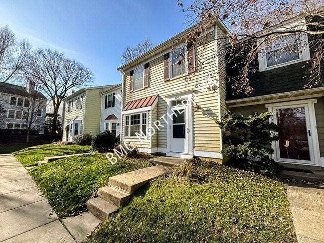 9963 Capperton Dr in Oakton, VA - Building Photo - Building Photo