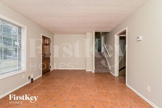 3327 Creekwood Dr in Rex, GA - Building Photo - Building Photo