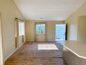 3035 Pacific St in Bellingham, WA - Building Photo - Building Photo