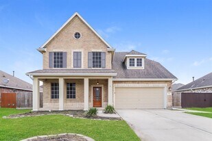 105 Avery Springs Ln in Dickinson, TX - Building Photo