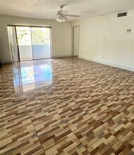 10357 N Kendall Dr in Miami, FL - Building Photo - Building Photo