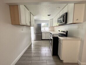2328 Stillwater Ave in Apopka, FL - Building Photo - Building Photo