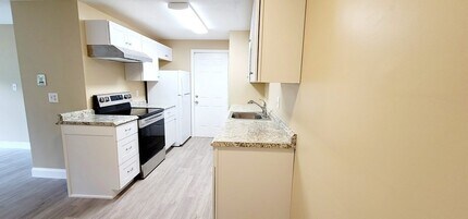 2 Squire Ct in Natick, MA - Building Photo - Building Photo