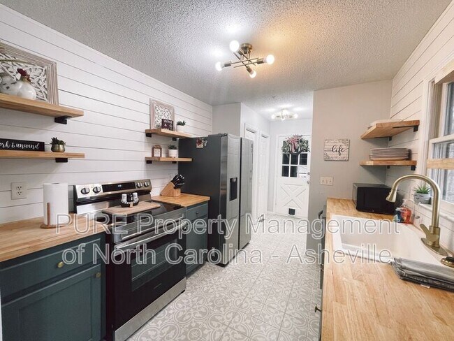 123 Long Dr in Maggie Valley, NC - Building Photo - Building Photo