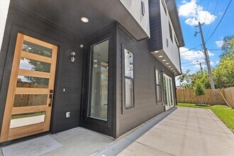 5110 Longmeadow St in Houston, TX - Building Photo - Building Photo