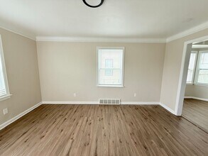 7664 Outer Dr W in Detroit, MI - Building Photo - Building Photo