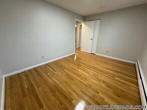 110 Babcock St in Brookline, MA - Foto de edificio - Building Photo