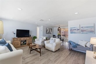 7608 Sue Ellen Dr in Port Richey, FL - Building Photo - Building Photo