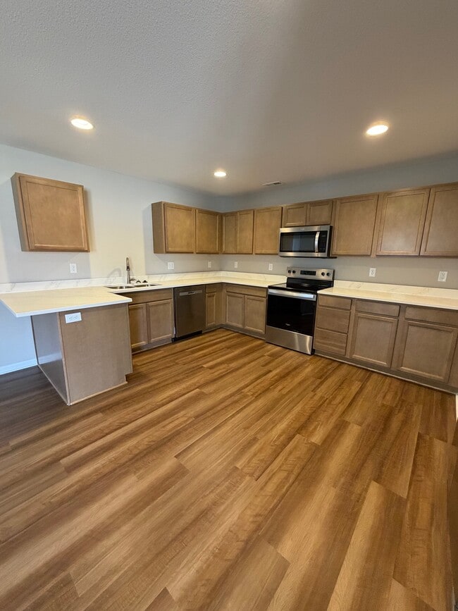 property at 1096 Pebblecreek Dr