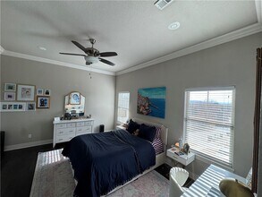 1695 Nettleship St in Fayetteville, AR - Foto de edificio - Building Photo