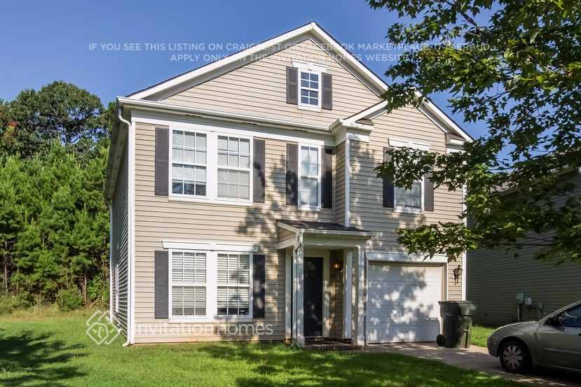 1905 Dunsmore Ln in Waxhaw, NC - Building Photo