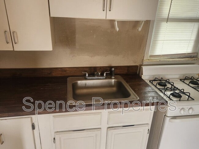 property at 564 W James Lee Blvd
