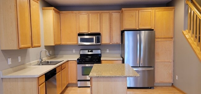 15558 Eagle Ridge Rd in Apple Valley, MN - Building Photo - Building Photo