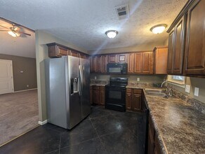 45 Southstone Dr in Batesville, AR - Building Photo - Building Photo