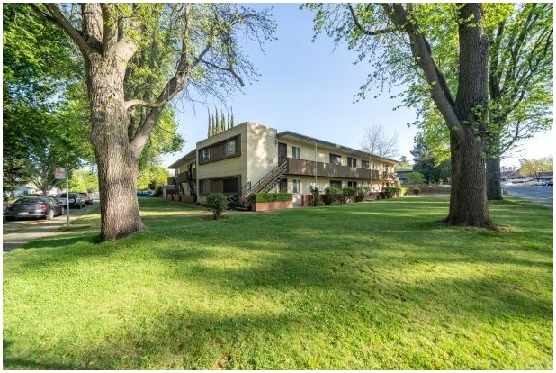 5478 Carlson Dr in Sacramento, CA - Foto de edificio