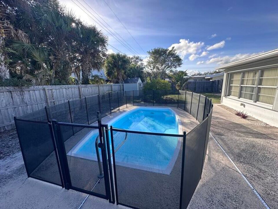 14 Ridgewood Cir in Jupiter, FL - Building Photo