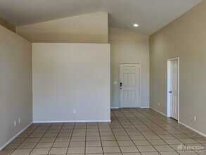 2132 Meadow Green Ave in North Las Vegas, NV - Building Photo - Building Photo