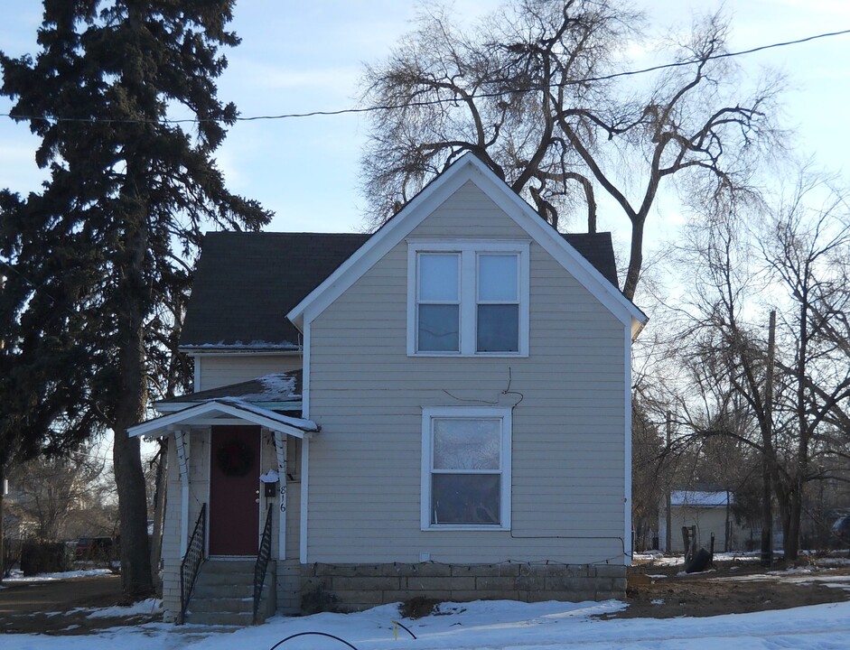 816 E 20th St in Greeley, CO - Foto de edificio