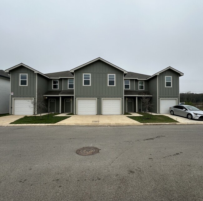 9919 Grove Mist, Unit 102 in San Antonio, TX - Foto de edificio - Building Photo