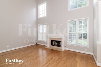 2023 Barrett Knoll Cir in Kennesaw, GA - Foto de edificio - Building Photo