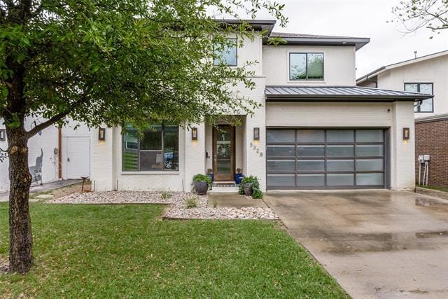 5328 Manett St in Dallas, TX - Building Photo