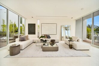 1011 W 48th St in Miami Beach, FL - Building Photo - Building Photo