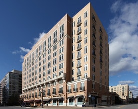 One National Harbor in Oxon Hill, MD - Building Photo - Building Photo