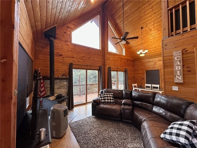 1811 Zermatt Dr, Unit 1022 in Pine Mountain Club, CA - Foto de edificio - Building Photo