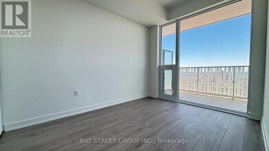 1 Fairview Rd E in Mississauga, ON - Building Photo - Building Photo