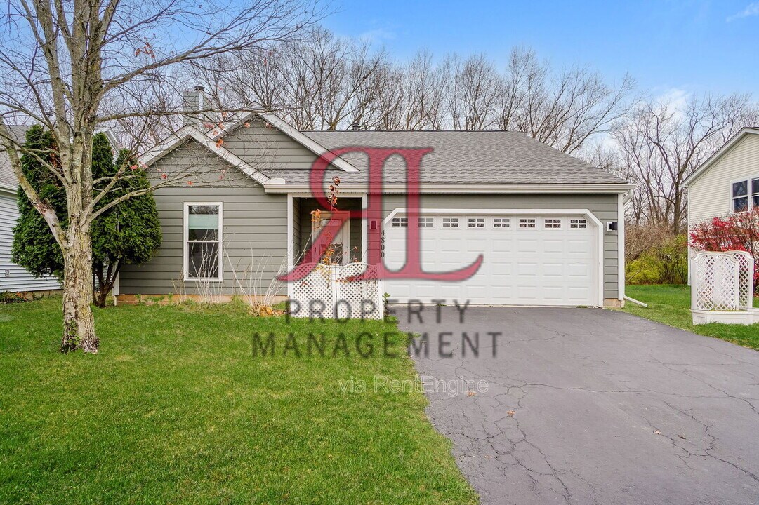 4800 Coachford Dr in Columbus, OH - Foto de edificio