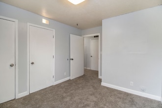 408 N Perrine St in Jackson, MI - Building Photo - Building Photo