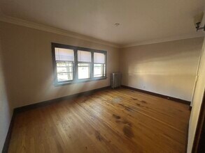1723 E Beverly Rd, Unit 1 in Shorewood, WI - Building Photo - Building Photo