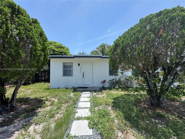 370 NW 15th Ct