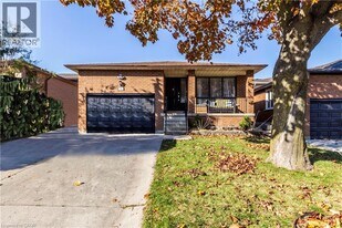 15 Gilcrest St in Hamilton, ON - Building Photo