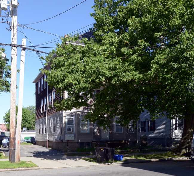 387 Ashley Blvd in New Bedford, MA - Building Photo - Building Photo