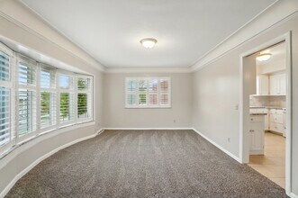 4057 W Bancroft St in Toledo, OH - Building Photo - Building Photo