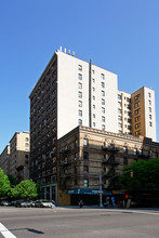 Oxford Apartments in New York, NY - Building Photo - Building Photo