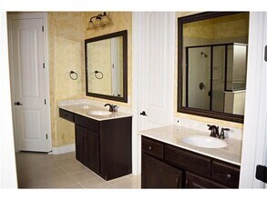 115 Oakwood Ln in Hickory Creek, TX - Building Photo - Building Photo