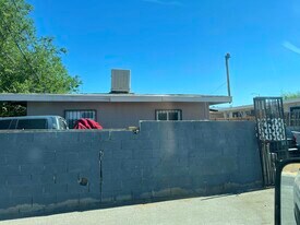 204 Jefferson Ave, Unit C in Las Vegas, NV - Building Photo